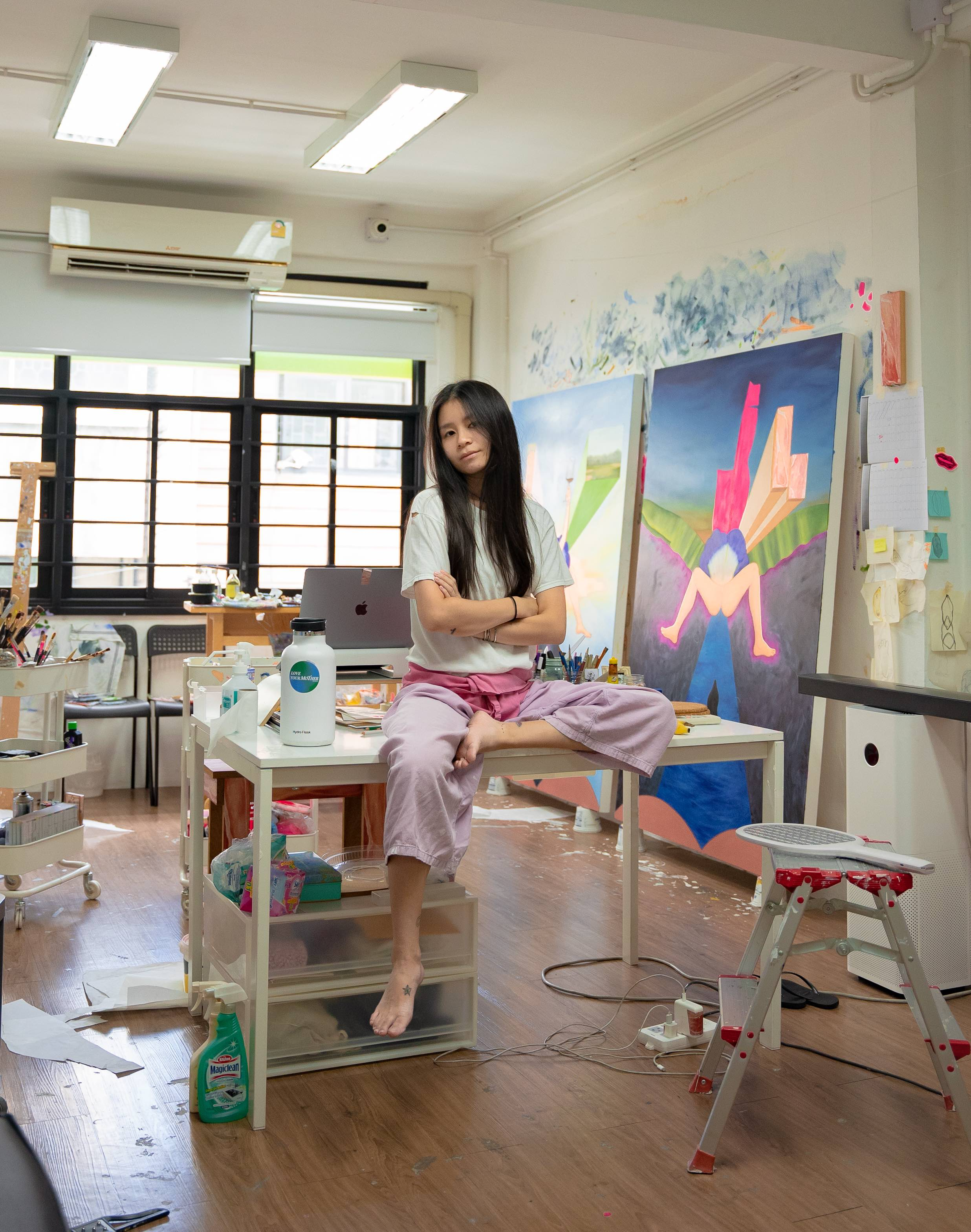 【視覺藝術】外陰部還是蝶豆花？泰國藝術家 Paka 自畫像紀錄曼谷與紐約的生長歷程